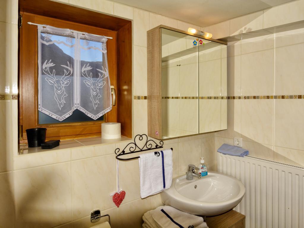 Schusterhof Villa Mittelberg Room photo